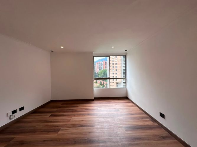Apartamento de 3 alcobas en arriendo en Los Naranjos, Medellín, 215 m² · foto 12 de 19
