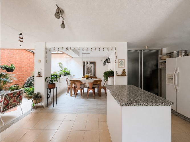 Casa de 3 alcobas en venta en Suramérica, La Estrella, 140 m² · foto 3 de 17
