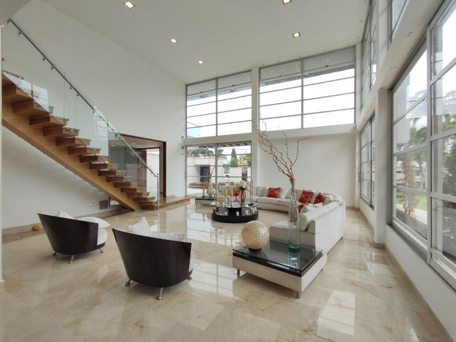 Casa de 6 alcobas en venta en Los Trapiches, Villa del Rosario, 950 m² · foto 2 de 23