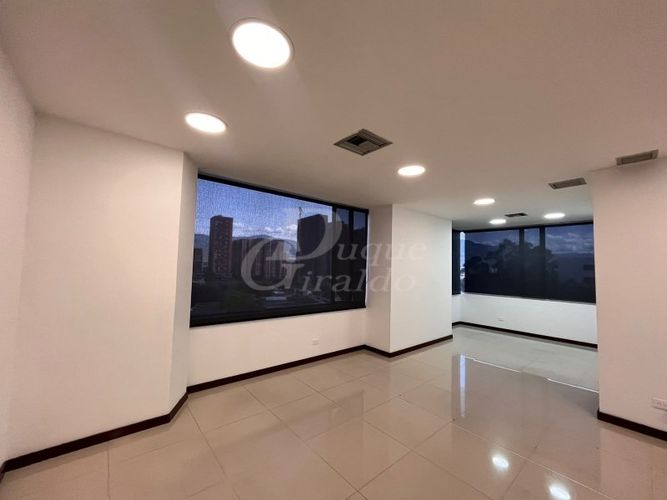 Oficina en arriendo en El Poblado, Medellín, 147 m² · foto 6 de 6