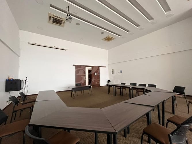 Oficina en arriendo en Villa Carlota, Medellín, 131 m² · foto 2 de 7