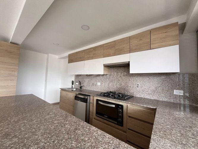 Apartamento de 3 alcobas en arriendo en Colombia, Medellín, 101 m² · foto 2 de 15