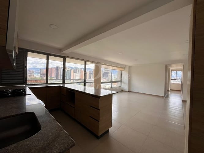 Apartamento de 3 alcobas en arriendo en Colombia, Medellín, 101 m² · foto 4 de 15