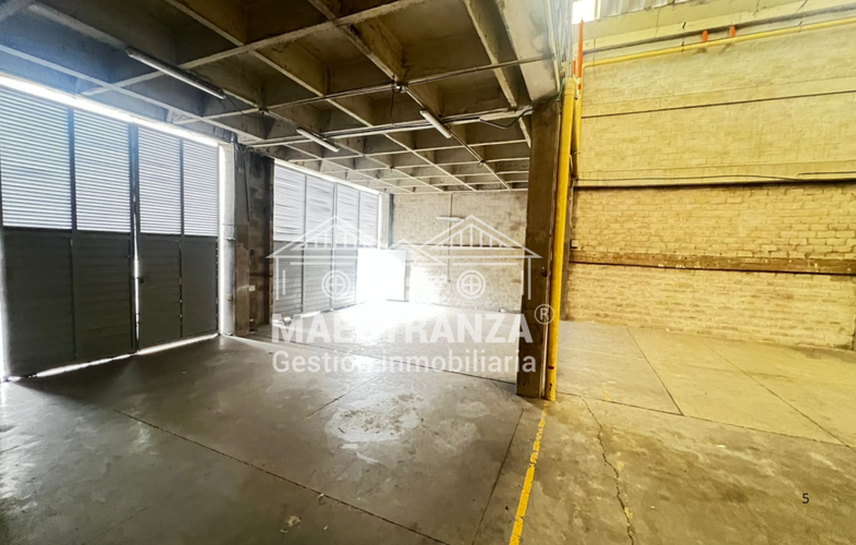 Bodega en arriendo en Monteazul, Sabaneta, 830 m² · foto 2 de 9