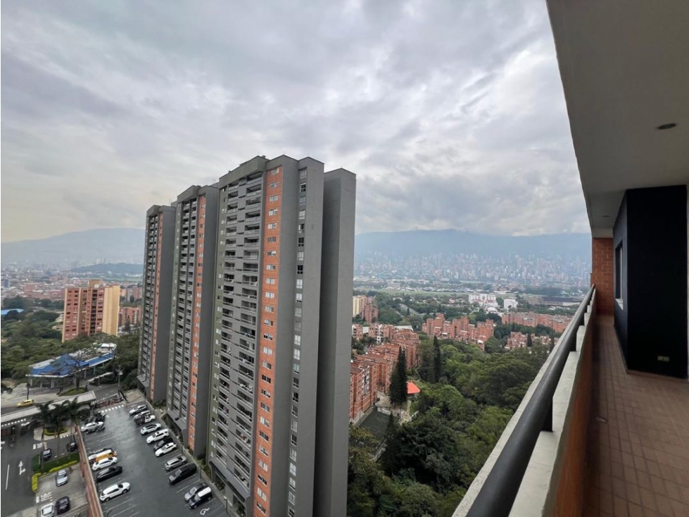 Apartamento en venta en Loma De Los Bernal, Medellín · foto 23 de 24
