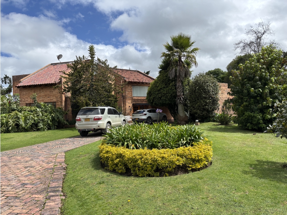 Casa en venta en Guaymaral, Bogotá · foto 2 de 19