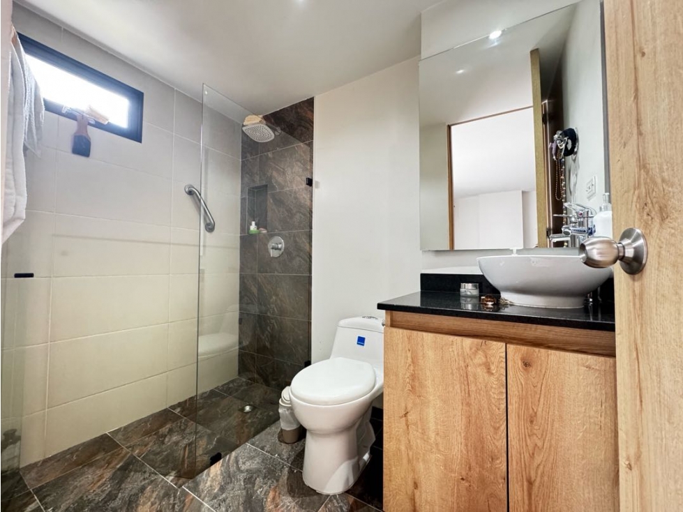 Apartamento en venta en Los Naranjos, Envigado · foto 11 de 13