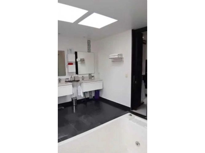 Casa de 4 alcobas en arriendo en Vda Canelon, Cajicá, 315 m² · foto 8 de 16