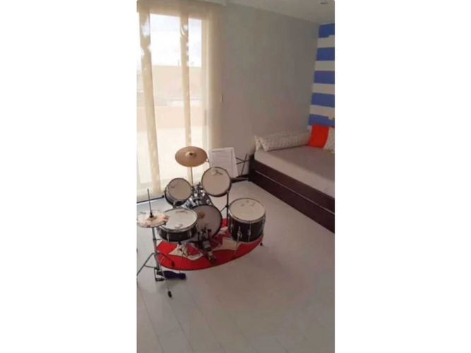 Casa de 4 alcobas en arriendo en Vda Canelon, Cajicá, 315 m² · foto 10 de 16