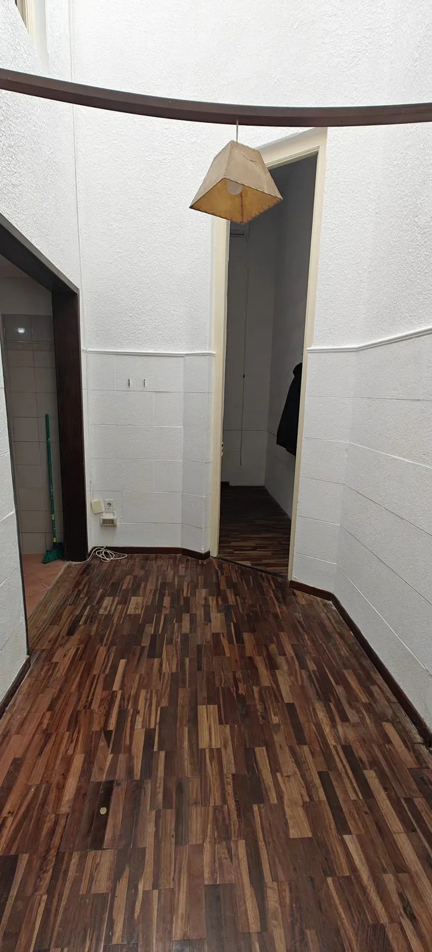 Alquiler Apartamento Interior, 1 Dormitorio + Altillo En Tres Cruces
