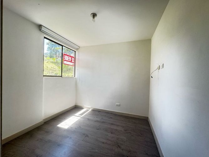 Apartamento de 3 alcobas en venta en Las Lomitas, Medellín, 71 m² · foto 9 de 11