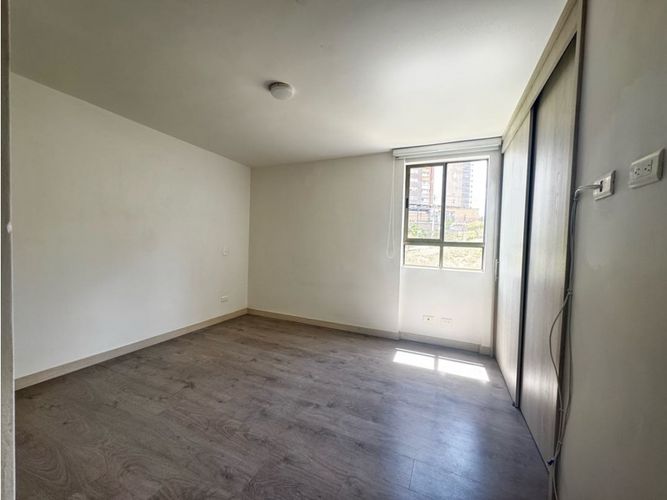 Apartamento de 3 alcobas en venta en Las Lomitas, Medellín, 71 m² · foto 10 de 11