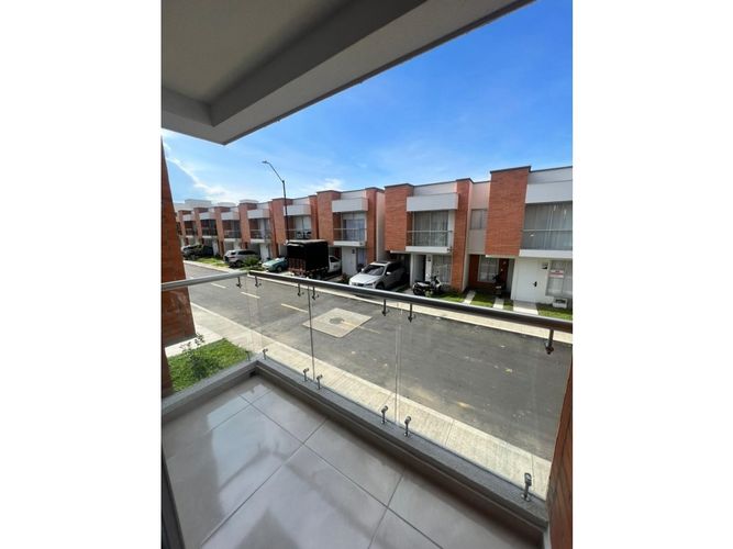Casa de 5 alcobas en venta en Cerritos, Pereira, 120 m² · foto 2 de 14