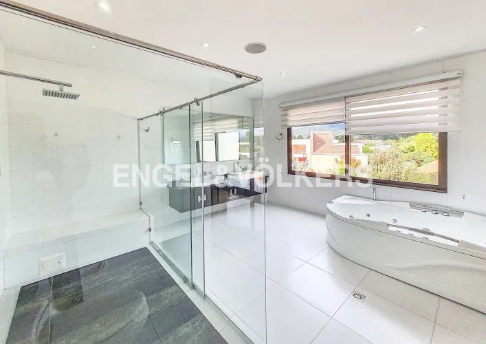 Casa de 5 alcobas en venta en Guaymaral, Bogotá, 533 m² · foto 13 de 20