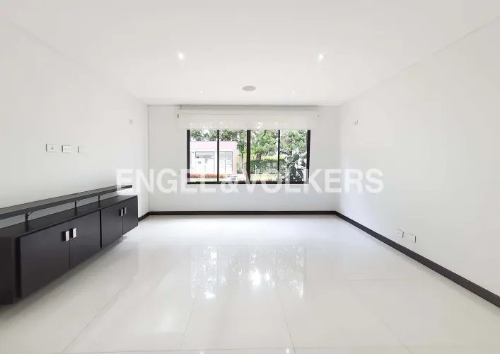 Casa de 5 alcobas en venta en Guaymaral, Bogotá, 533 m² · foto 3 de 20