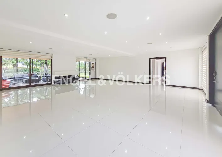 Casa de 5 alcobas en venta en Guaymaral, Bogotá, 533 m² · foto 2 de 20