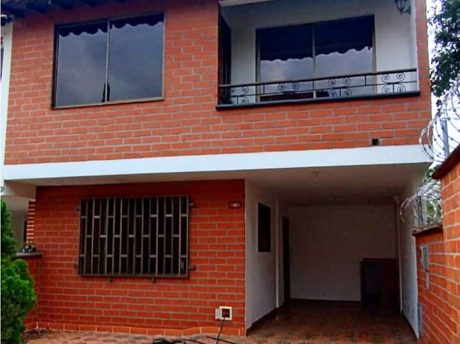 Casa de 5 alcobas en venta en Las Brisas, La Estrella, 225 m² · foto 2 de 14