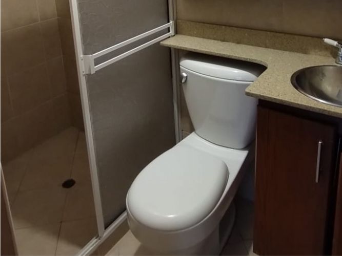 Casa de 5 alcobas en venta en Las Brisas, La Estrella, 225 m² · foto 12 de 14