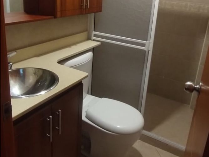 Casa de 5 alcobas en venta en Las Brisas, La Estrella, 225 m² · foto 13 de 14