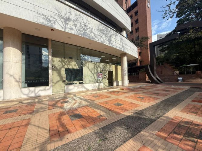 Local en venta en La Florida, Medellín, 278 m² · foto 2 de 4