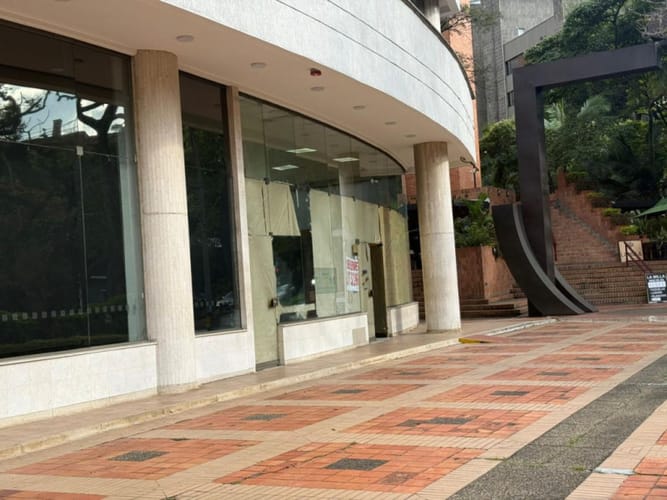 Local en venta en La Florida, Medellín, 278 m² · foto 3 de 4