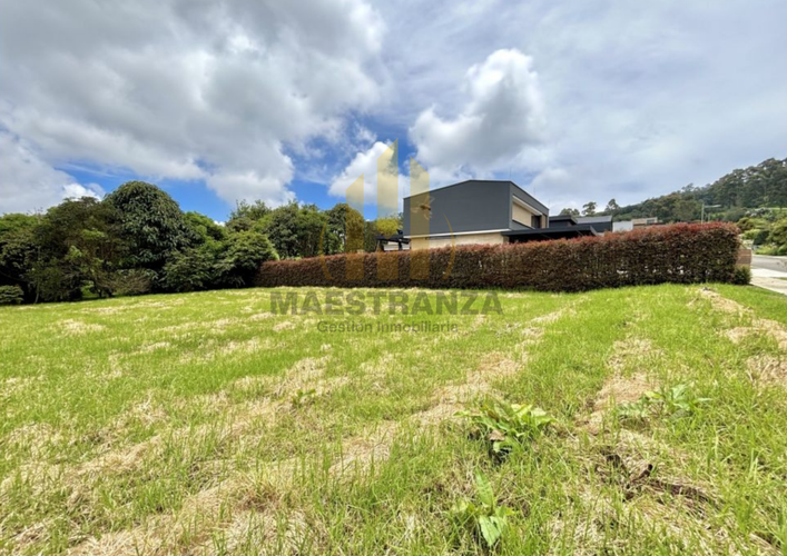 Lote en venta en Vía Las Palmas, Envigado, 2108 m² · foto 2 de 10