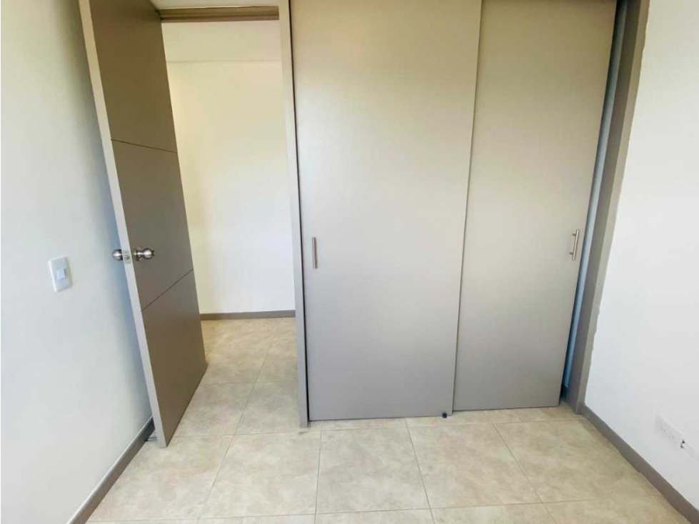 Apartamento en venta en La Ferreria, La Estrella · foto 8 de 21