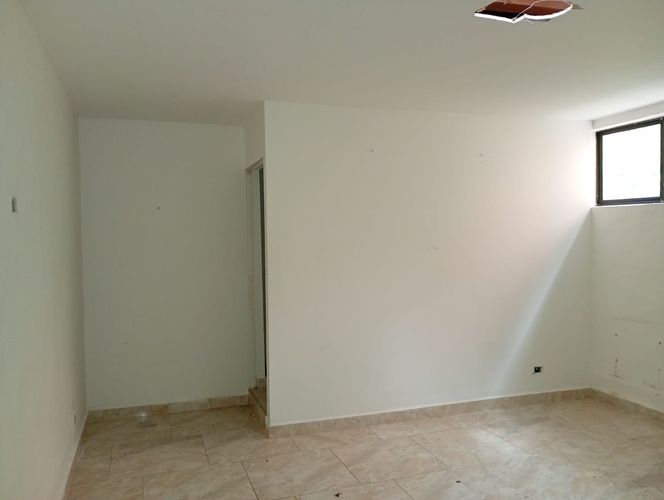 Bodega en arriendo en Camino Verde, Envigado, 340 m² · foto 4 de 17