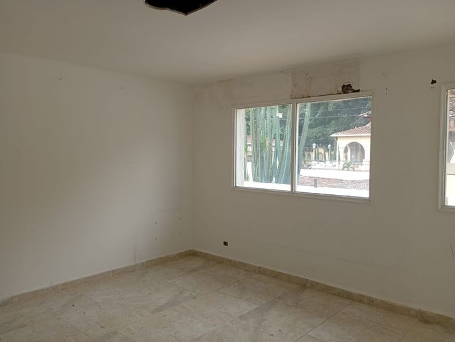 Bodega en arriendo en Camino Verde, Envigado, 340 m² · foto 12 de 17