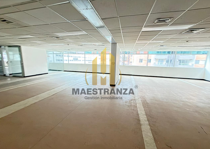 Oficina en arriendo en Villa Carlota, Medellín, 1013 m² · foto 8 de 21