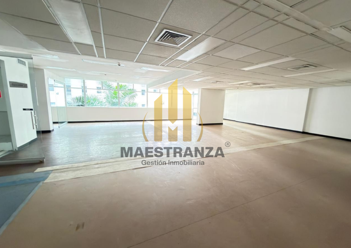 Oficina en arriendo en Villa Carlota, Medellín, 1013 m² · foto 9 de 21