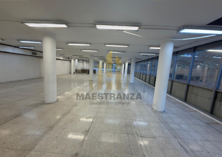 Local en venta en Laureles, Medellín, 926 m² · foto 6 de 24