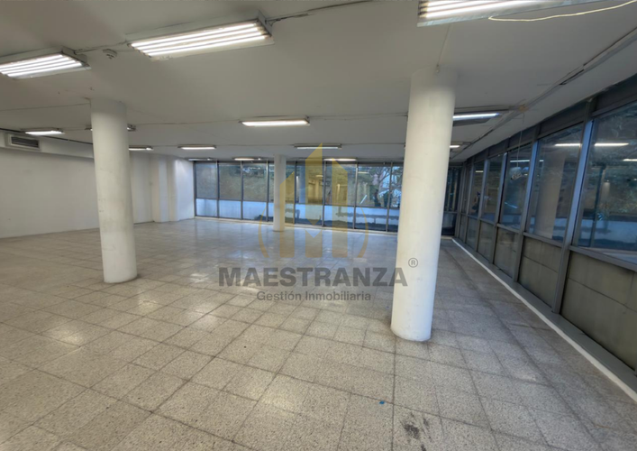 Local en venta en Laureles, Medellín, 926 m² · foto 11 de 24