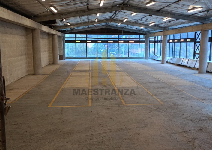 Local en venta en Laureles, Medellín, 926 m² · foto 12 de 24