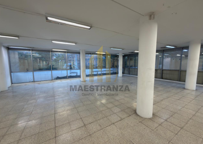 Local en venta en Laureles, Medellín, 926 m² · foto 13 de 24