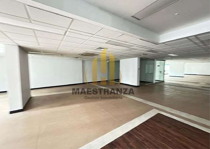 Oficina en arriendo en Villa Carlota, Medellín, 1013 m² · foto 15 de 21