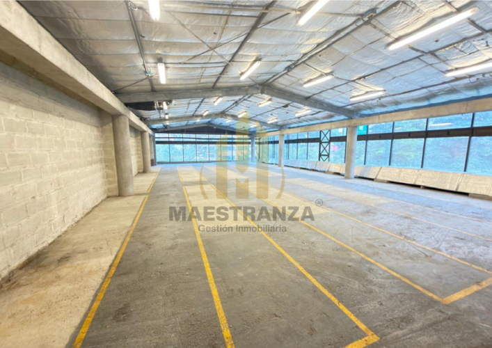 Local en venta en Laureles, Medellín, 926 m² · foto 18 de 24