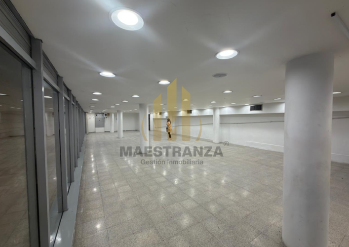 Local en venta en Laureles, Medellín, 926 m² · foto 24 de 24