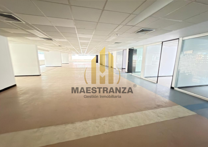 Oficina en arriendo en Villa Carlota, Medellín, 1013 m² · foto 21 de 21