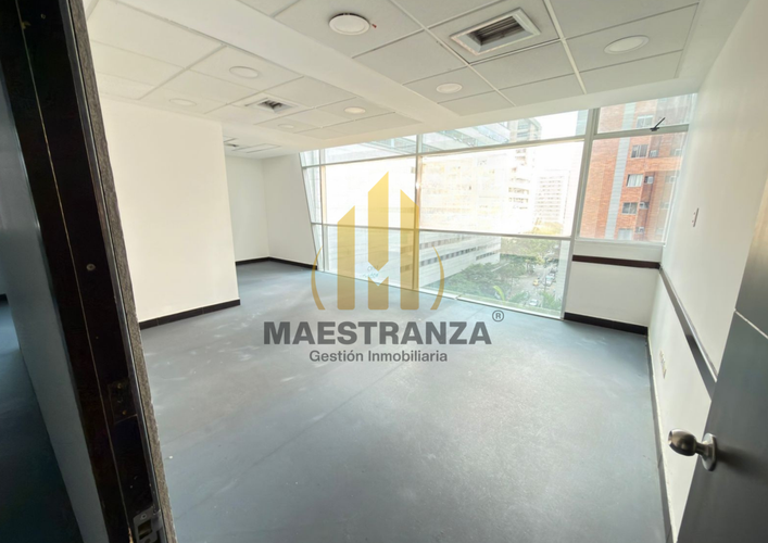 Oficina en arriendo en Villa Carlota, Medellín, 507 m² · foto 8 de 17