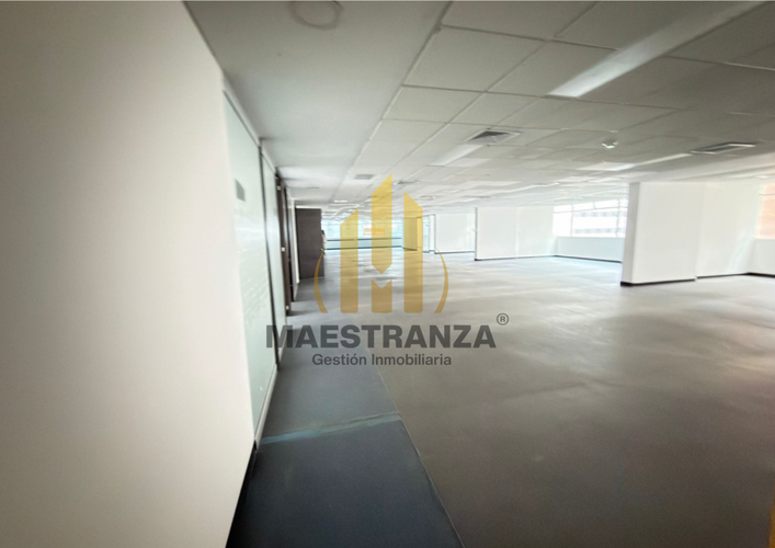 Oficina en arriendo en Villa Carlota, Medellín, 507 m² · foto 9 de 17