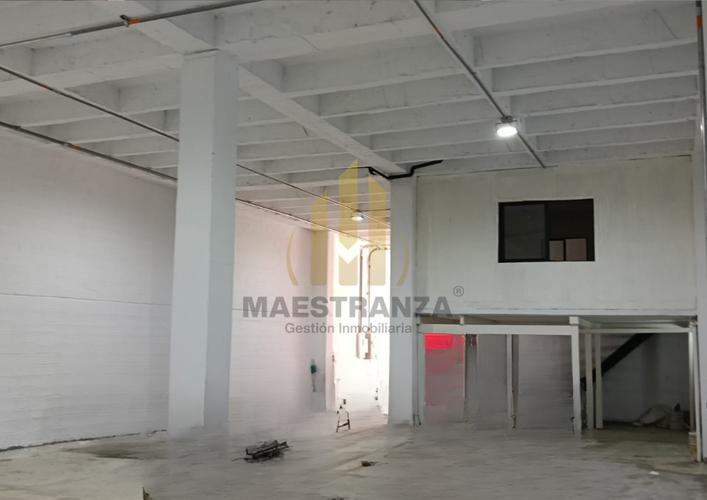 Bodega en arriendo en Cabecera San Antonio De Prado, Medellín, 320 m² · foto 4 de 8