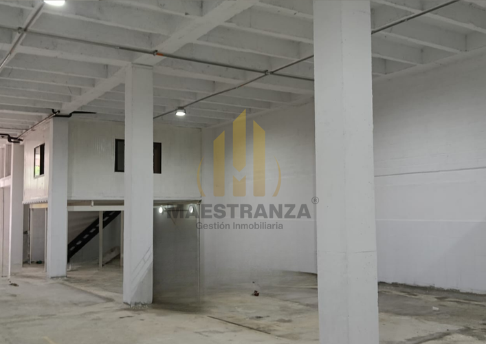Bodega en arriendo en Cabecera San Antonio De Prado, Medellín, 320 m² · foto 5 de 8