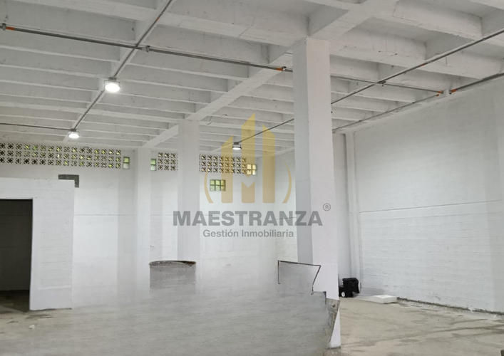 Bodega en arriendo en Cabecera San Antonio De Prado, Medellín, 320 m² · foto 6 de 8