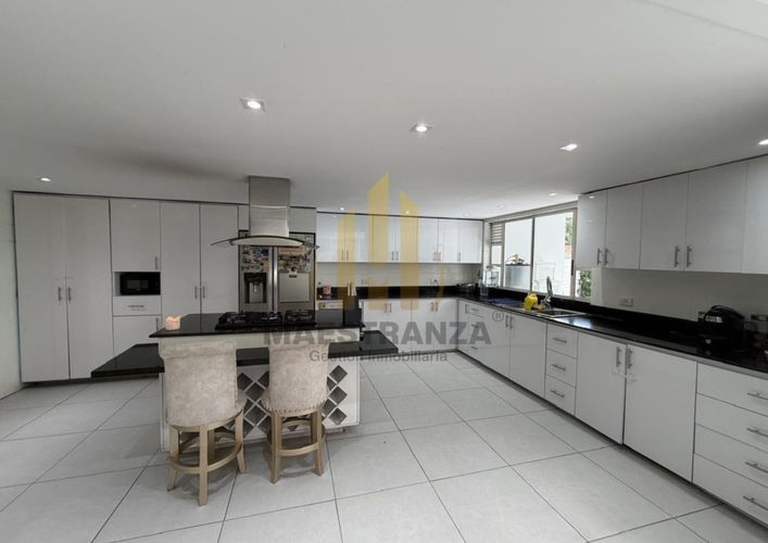 Casa de 4 alcobas en venta en Las Lomas, Medellín, 400 m² · foto 24 de 24
