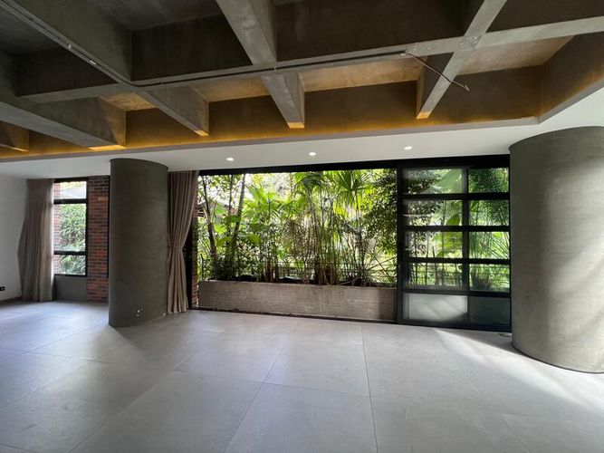 Apartamento de 3 alcobas en arriendo en El Diamante No. 2, Medellín, 204 m² · foto 3 de 24
