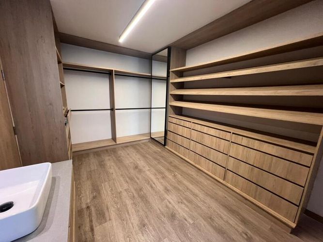 Apartamento de 3 alcobas en arriendo en El Diamante No. 2, Medellín, 204 m² · foto 19 de 24