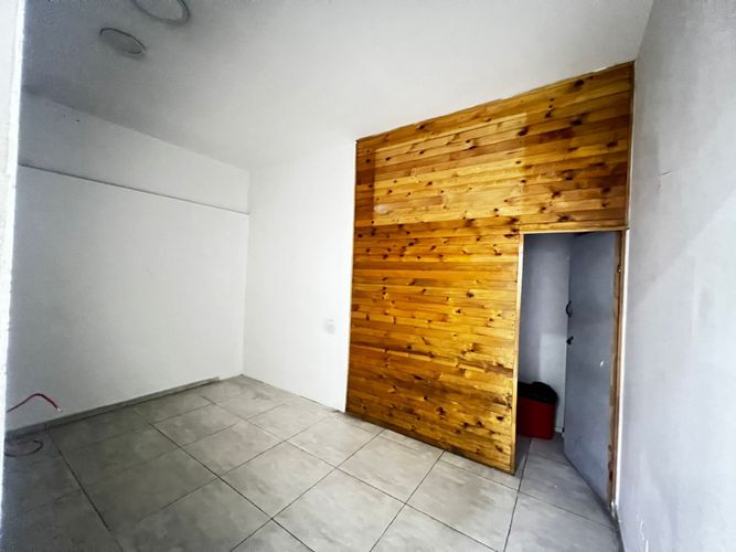 Local en arriendo en Caribe, Medellín, 55 m² · foto 3 de 6