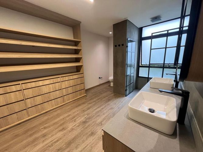 Apartamento de 3 alcobas en arriendo en El Diamante No. 2, Medellín, 204 m² · foto 20 de 24