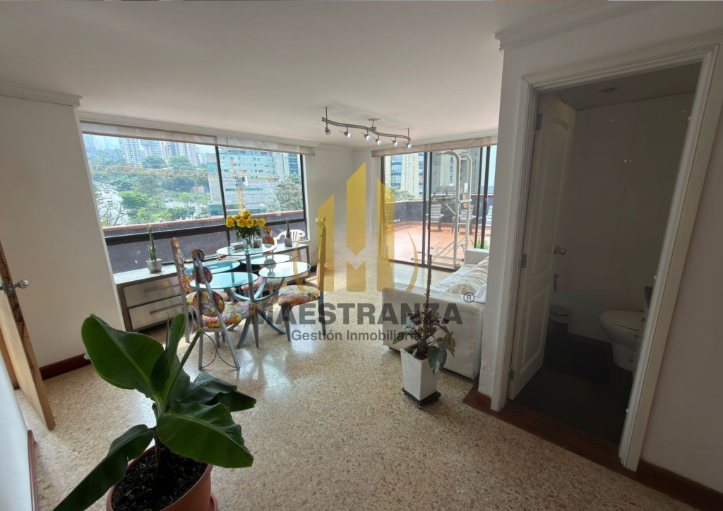 Apartamento en venta en El Poblado, Medellín · foto 2 de 24